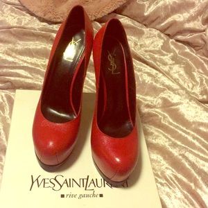 YSL  👠worn only 1 comes with box n dust bag